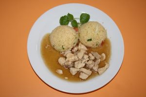 Fotografie dobroty jménem Kuskus salát s kuřecím masem