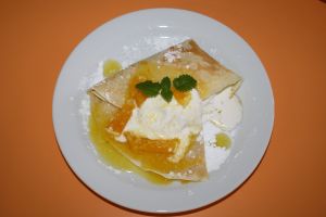 Fotografie dobroty jménem Francouzská palačinka s pomeranči a zmrzlinou