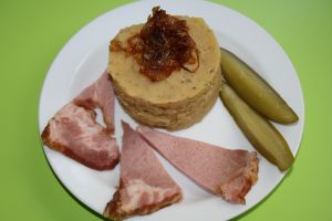 Fotografie dobroty jménem Hrachová kaše, uzené