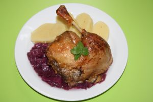 Fotografie dobroty jménem Pečená kachna, bramborový knedlík, zelí